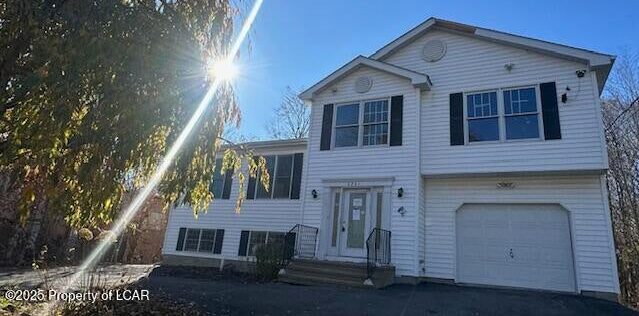 2114 Freedom Way Pocono Summit, PA 18346