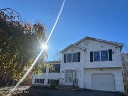 2114 Freedom Way Pocono Summit, PA 18346